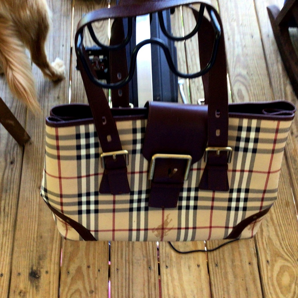 Burberry purse
